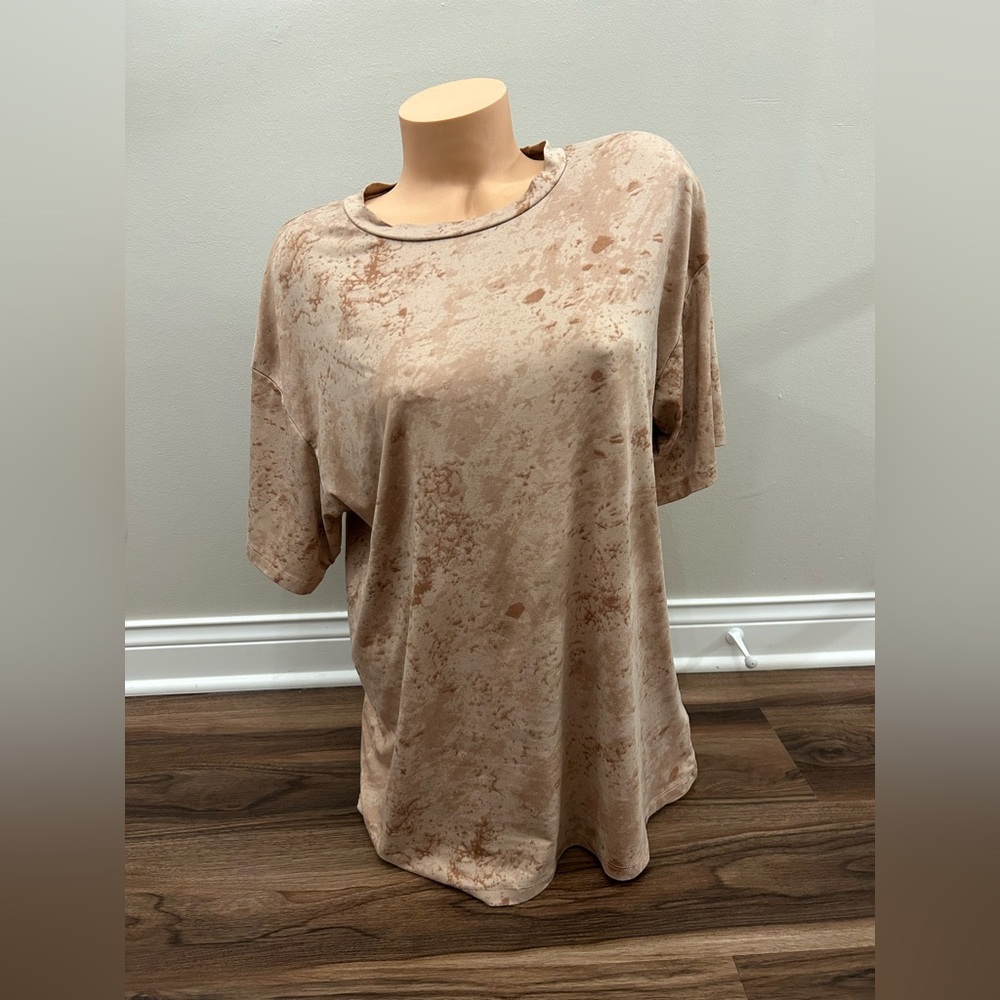 Fashion Nova Taupe Marble Short Sleeve Crew Tee